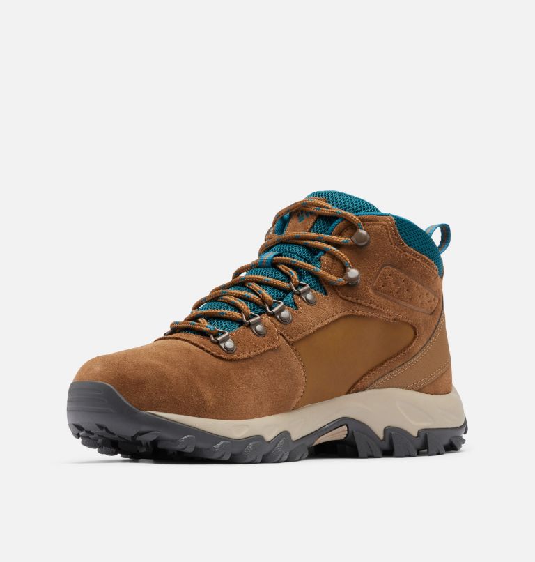 Columbia Newton Ridge™ Plus II Suede Waterproof Men's Hiking Boots Light Brown | MNM5221OP